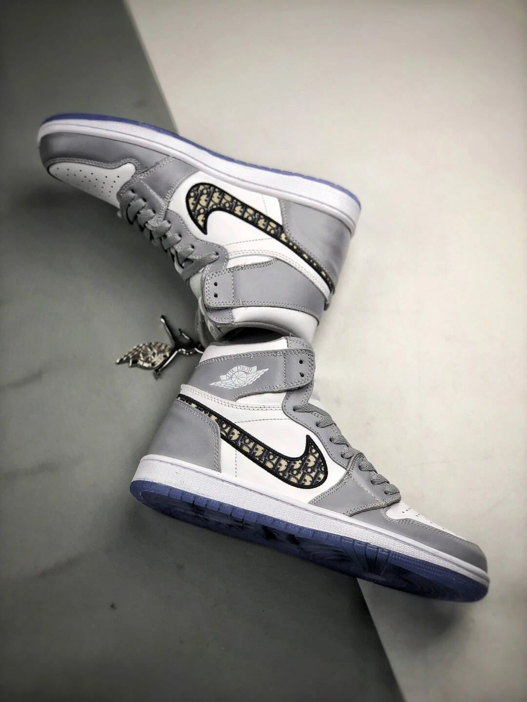 Dior X Air Jordan 1 Shoes for Unisex (Grey/White)